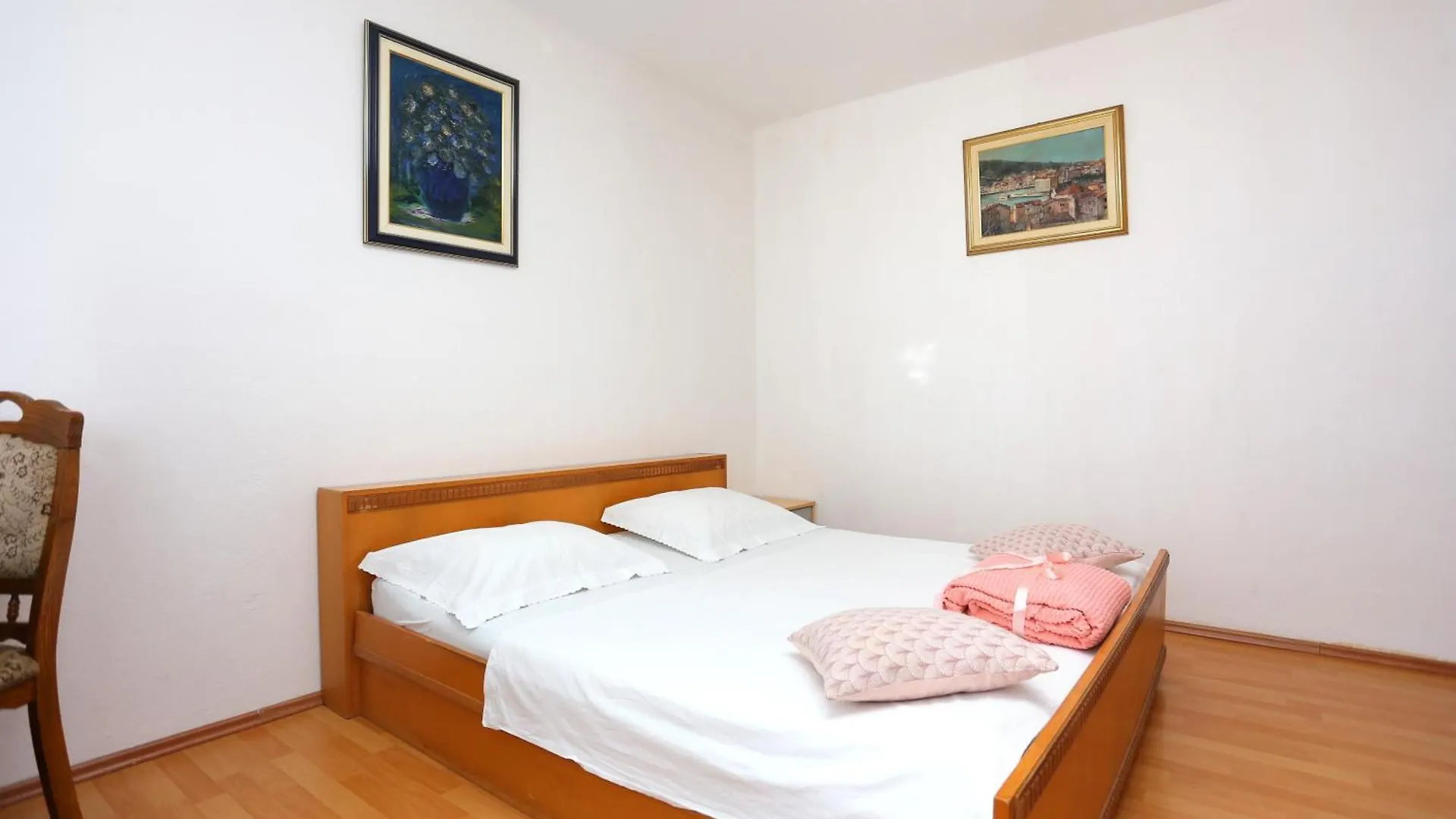 Guest house Rooms With A Parking Space Split - 17766